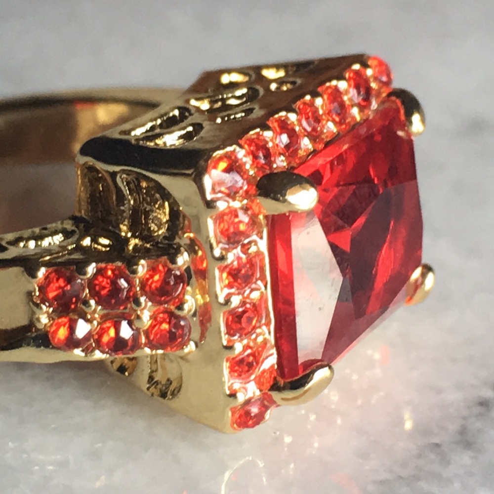 New*Raging Ruby Red Crystal Ring - Picture 5 of 15
